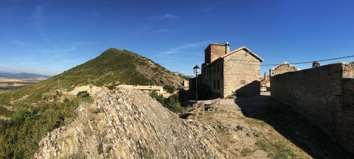Die ehemalige Burganlage am höchsten Punkt von Arrés ist heute ein Gasthof bzw. ein Hotel