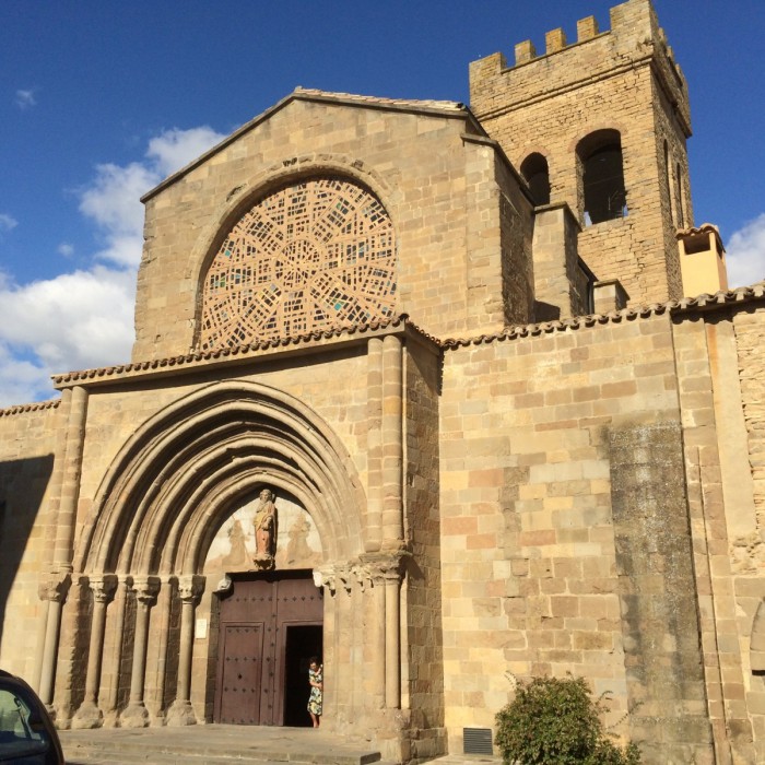 Die Kirche des Heiligen Jakob in Sangüesa mit dem Westportal