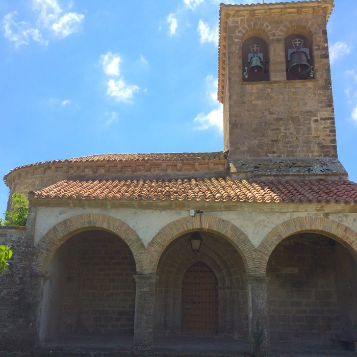 Die mittelalterliche Kirche von Albinzano.