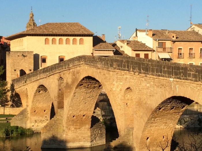 Die Brücke der Königin. Ein Meisterwerk romanischer Brückenbaukunst.